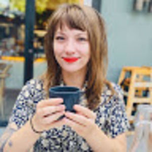 Meet your Posher, Alexis b.